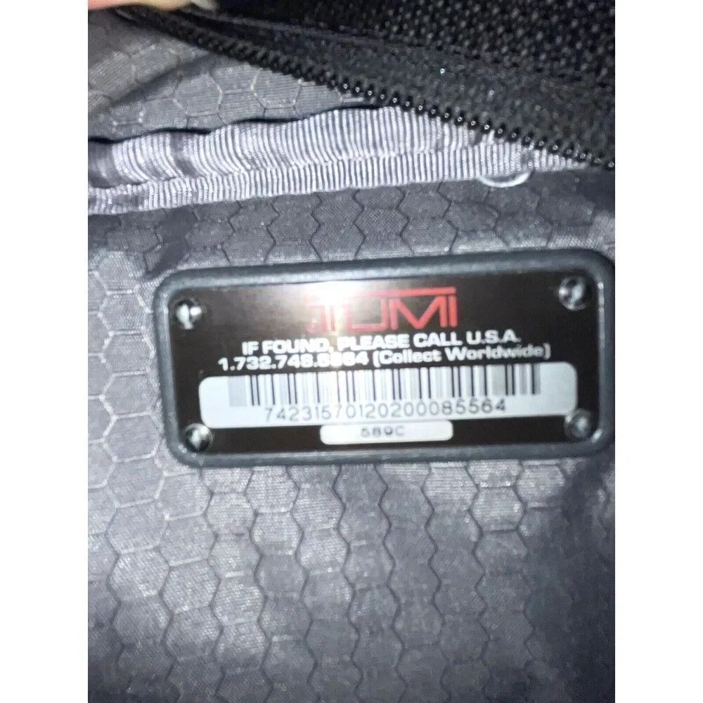 TUMI BLACK NYLON BACKPACK SHOULDER MESSENGER BAG 589C Computer padded